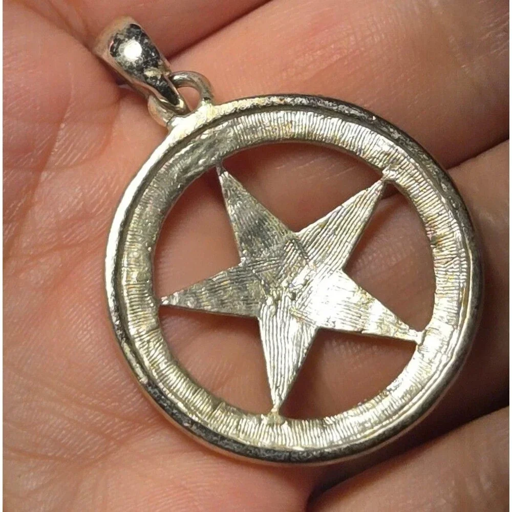 Pendant Costume L14